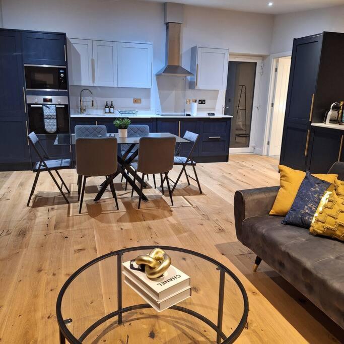Home At Highgrove - Private Garden & Parking Reading Exteriér fotografie